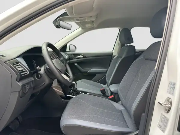 VW T-Cross Style 1.0 TSI Connect Navi IQ.Light Digital (8/17)