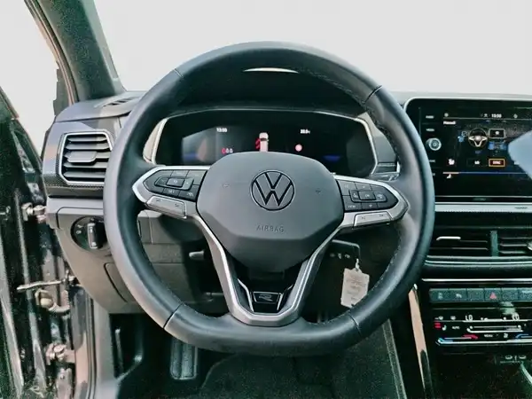 VW T-Cross R-Line 1.5 TSI Kamera AHK Travel Assist App Navi (11/16)