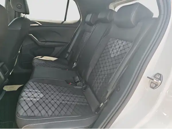 VW T-Cross R-Line 1.5 IQ.Assist+ App Navi (9/16)