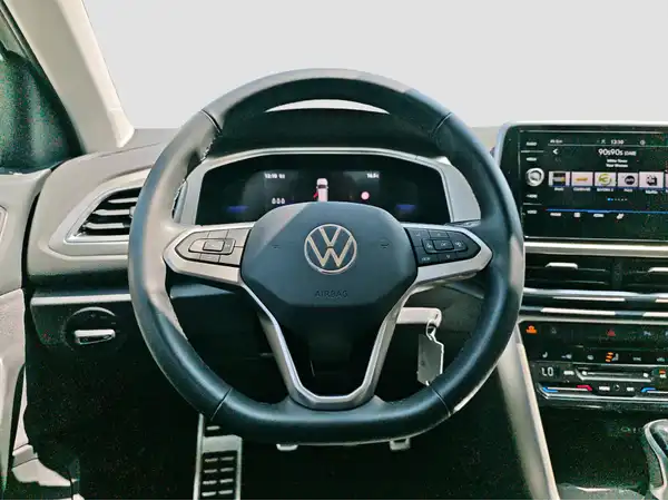 VW T-Roc Life 1.0 TSI (11/16)