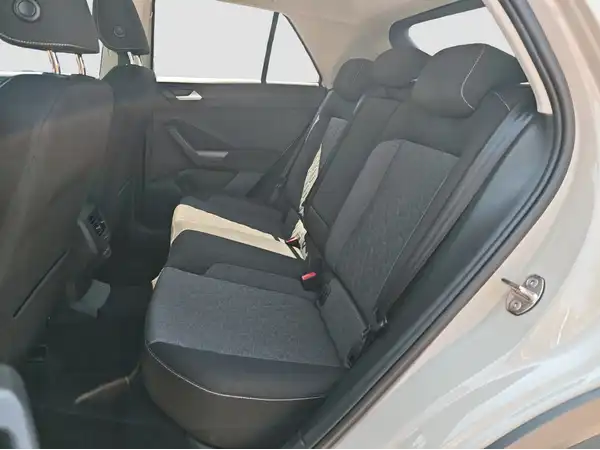 VW T-Roc Life 1.0 TSI (9/16)