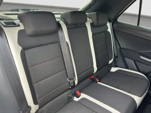 VW T-Roc Sport 1.5 TSI AHK Navi Kamera Winter (15/16)