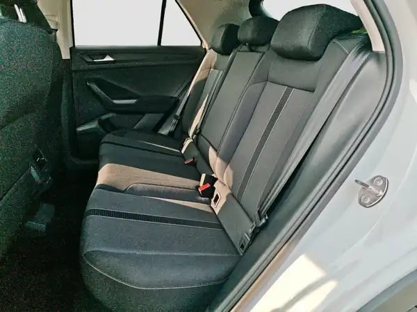 VW T-Roc LIFE 1.0 TSI Navi App Winterpaket 2xClima (9/16)