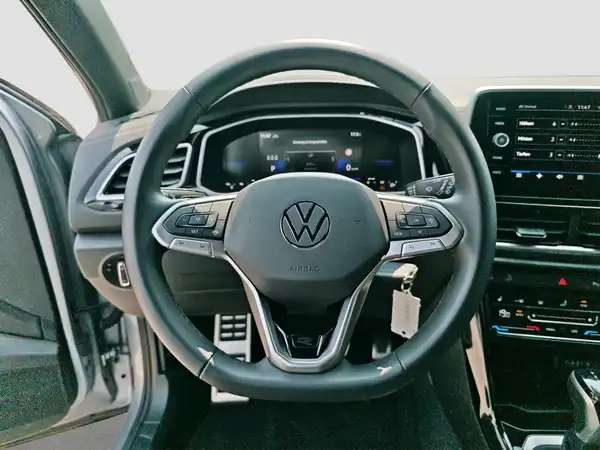 VW T-Roc R-Line 2.0 TDI Kamera AHK Navi QI (11/17)