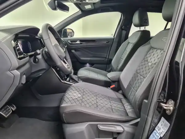 VW T-Roc R-Line 2.0 TSI 4M (8/18)