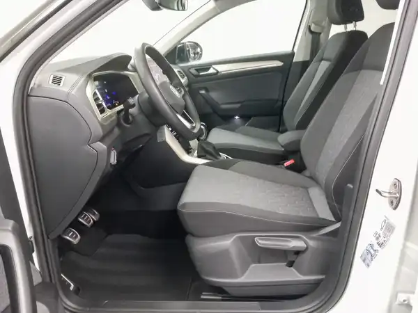 VW T-Roc MOVE 1.0 TSI IQ.Drive LED Navi 5JGAR (9/20)