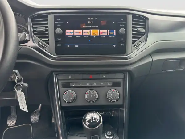 VW T-Roc 1.0 TSI Connect Winter Assists (12/17)