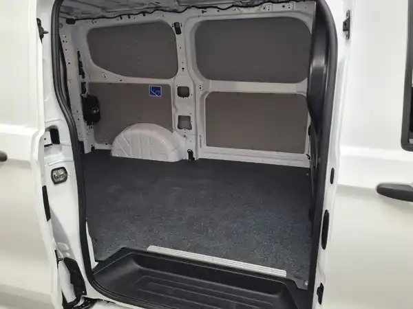 VW T7 Transporter Kasten 2.0 TDI (12/16)