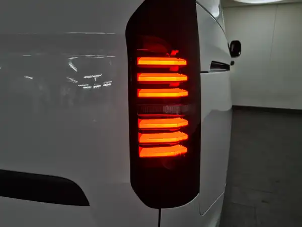 VW T7 Transporter Kasten 2.0 TDI (10/16)