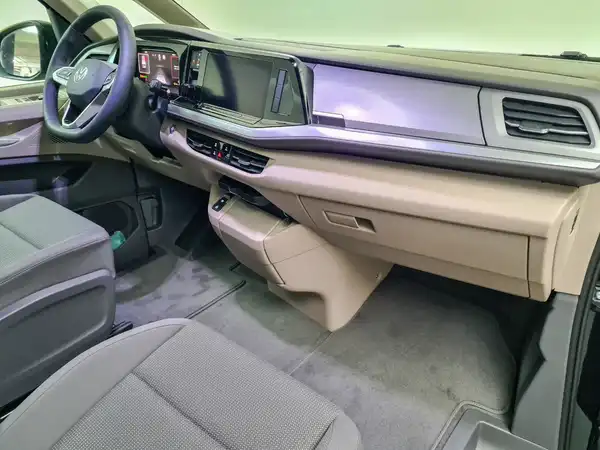 VW T7 Multivan LIFE 2.0 TDI (18/18)