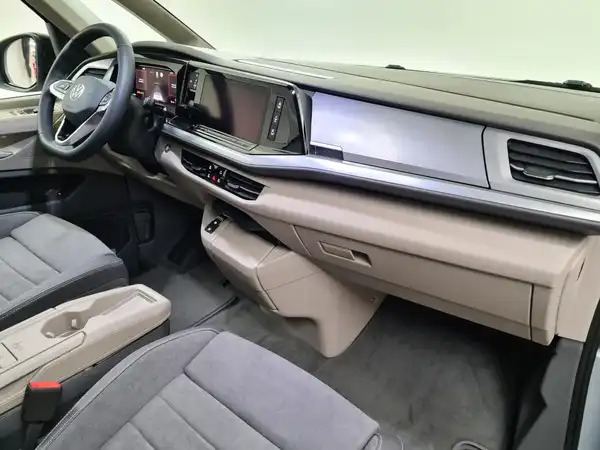 VW T7 Multivan Life Edition 2.0TDI (17/19)