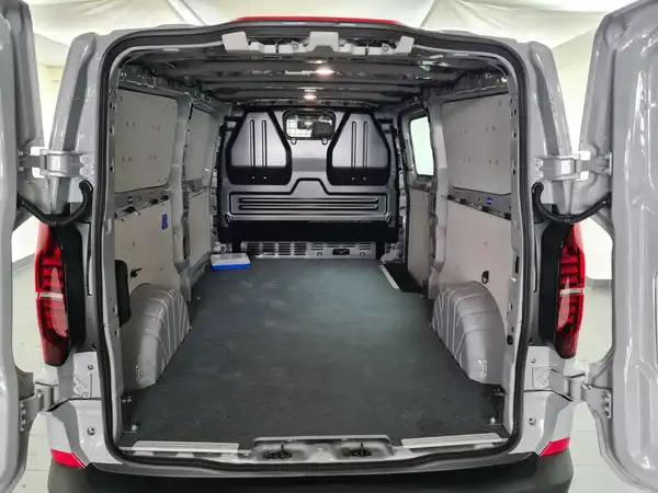 VW T7 Transporter Kasten lang 2.0 TDI (10/15)