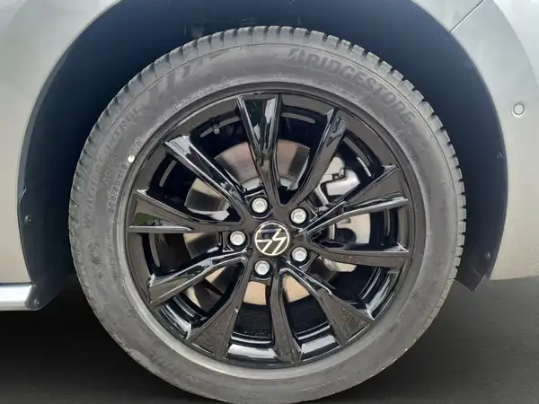 VW T7 Multivan Life Edition 2.0 TSI (17/17)