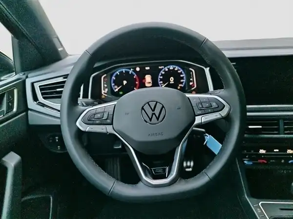 VW Taigo R-Line 1.5 TSI (11/17)