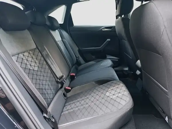 VW Taigo R-Line 1.5 TSI (16/17)