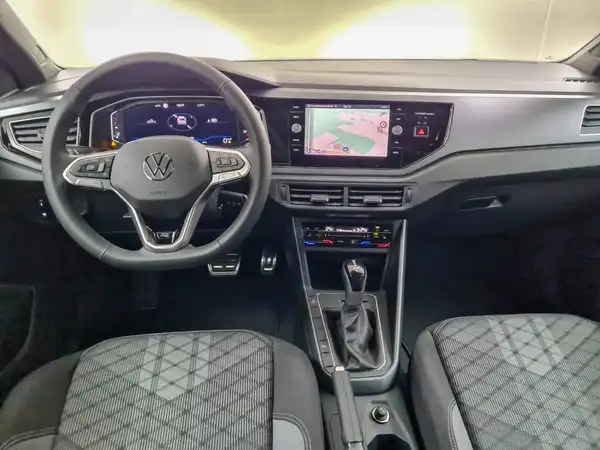 VW Taigo R-Line 1.0 TSI (11/18)