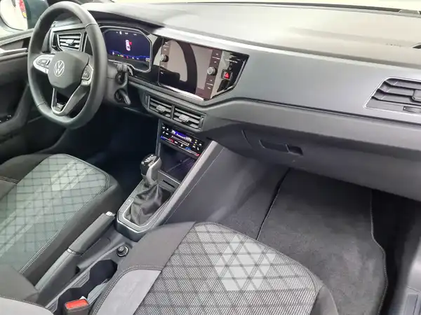 VW Taigo R-Line 1.0 TSI (18/18)