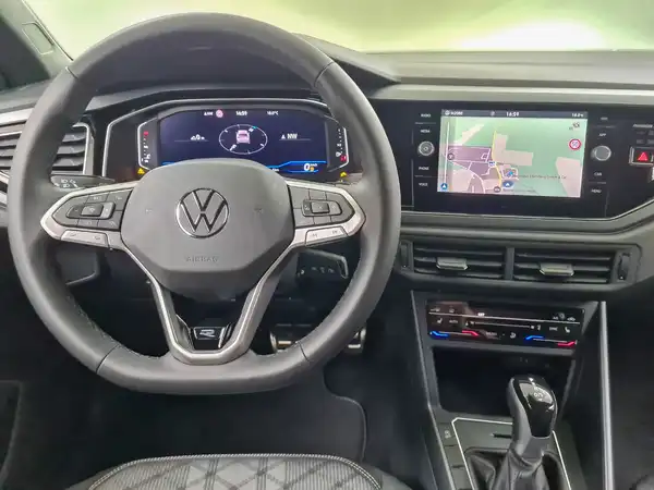 VW Taigo R-Line 1.5 l TSI (11/17)