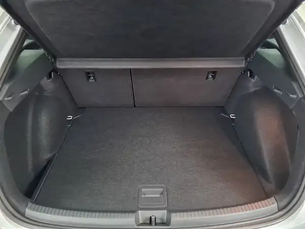 VW Taigo R-Line 1.5 l TSI (12/17)