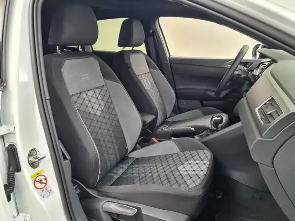 VW Taigo R-Line 1.5 l TSI (16/17)