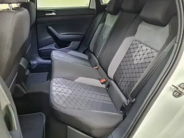VW Taigo R-Line 1.5 l TSI (9/17)