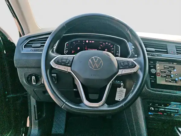 VW Tiguan Elegance 2.0 TDI ergo 230V AHK Navi LM19 (11/16)
