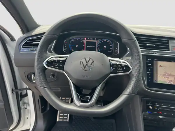 VW Tiguan R-Line 2.0 TDI 4M Business Connect HUD MATRIX Kamera (11/17)