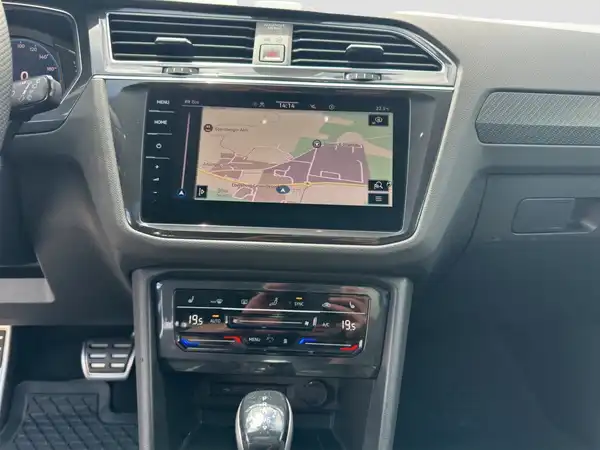 VW Tiguan R-Line 2.0 TDI 4M Business Connect HUD MATRIX Kamera (12/17)