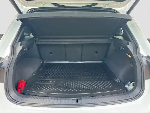VW Tiguan R-Line 2.0 TDI 4M Business Connect HUD MATRIX Kamera (13/17)