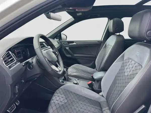 VW Tiguan R-Line 2.0 TDI 4M Business Connect HUD MATRIX Kamera (8/17)