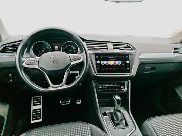 VW Tiguan Life 2.0 TDI Connect Navi Kamera LED (10/16)