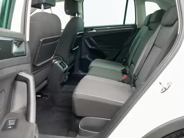 VW Tiguan Comfortline 2.0 TDI AHK App Spur HUD Assist (12/21)
