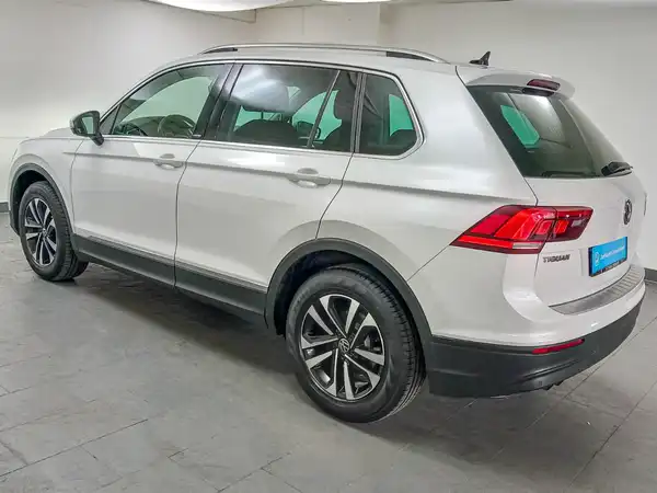 VW Tiguan Comfortline 2.0 TDI AHK App Spur HUD Assist (5/21)