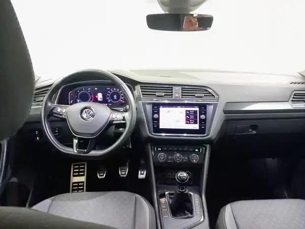 VW Tiguan Comfortline 2.0 TDI AHK App Spur HUD Assist (10/21)