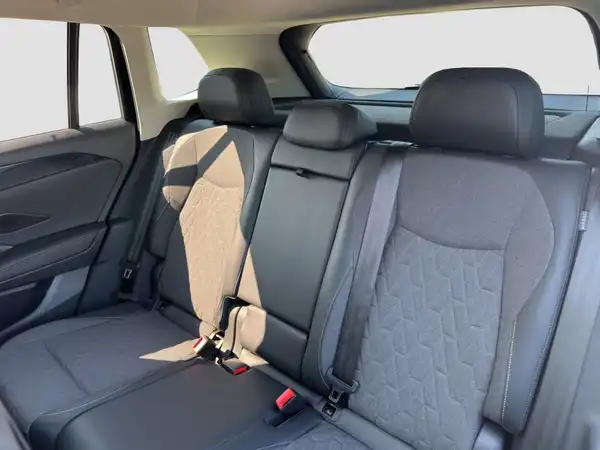 VW Tiguan Life 1.5 eTSI AHK LED Navi Winter (9/16)