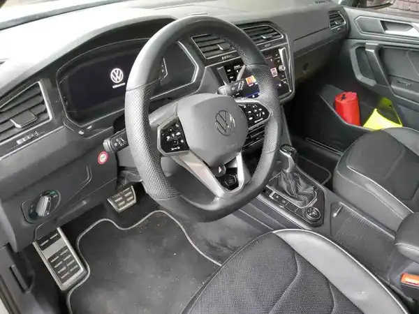 VW Tiguan Allspace R-Line 2.0 TDI 4M DCC LM20 Leder Kamera (4/4)