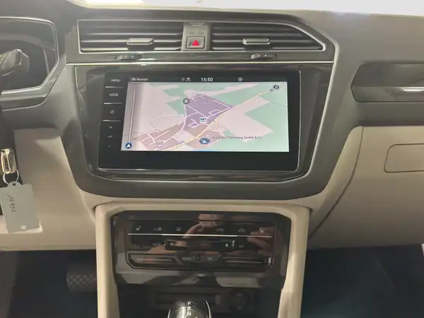 VW Tiguan Elegance 2.0 TDI ACC Navi Connect (12/16)