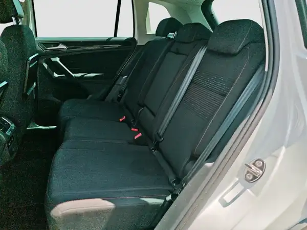 VW Tiguan Comfortline 4M AHK ACC Connect LED (9/16)