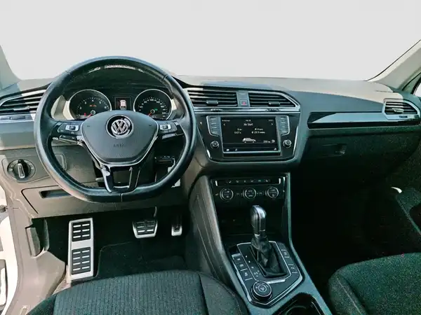 VW Tiguan Comfortline 4M AHK ACC Connect LED (10/16)