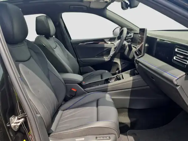VW Tiguan R-Line 2.0 l TSI (15/17)