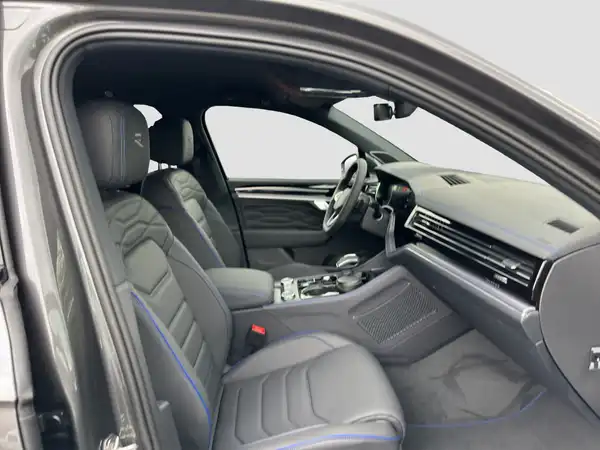 VW Touareg R 3.0 TSI (14/16)