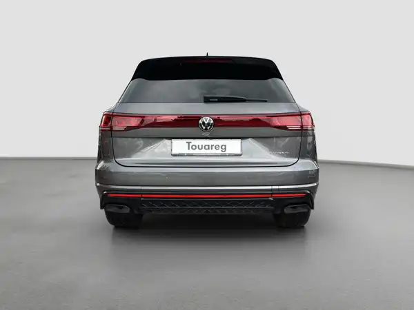VW Touareg R 3.0 TSI (6/16)