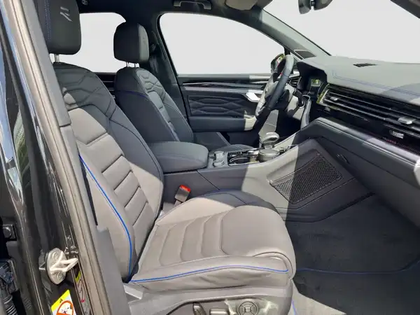 VW Touareg R 3.0 eTSI (14/16)