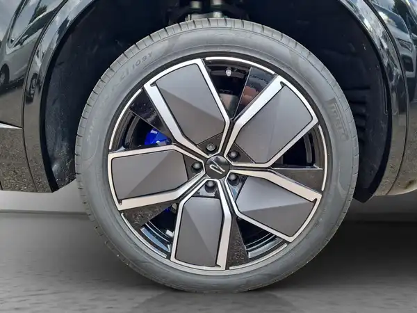 VW Touareg R 3.0 eTSI (16/16)