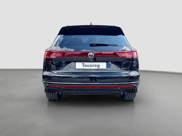VW Touareg R 3.0 eTSI (6/16)