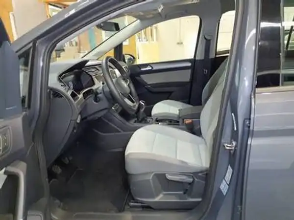 VW Touran Comfortline 1.5 TSI 7Sitz App Winter Navi (4/6)