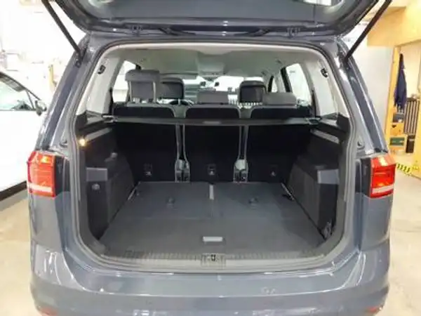 VW Touran Comfortline 1.5 TSI 7Sitz App Winter Navi (6/6)