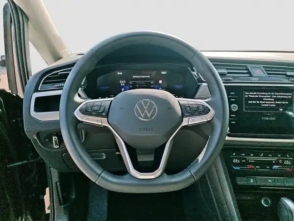 VW Touran Comfortline 1.5 TSI 7Sitz Navi Winter Kamera (11/16)