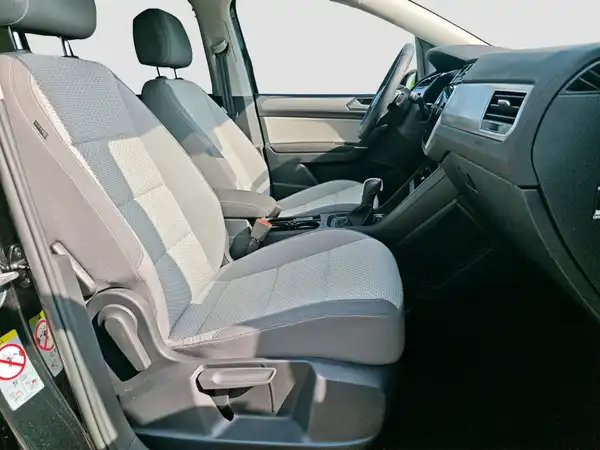 VW Touran Comfortline 1.5 TSI 7Sitz Navi Winter Kamera (14/16)