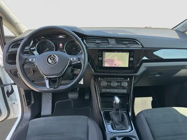VW Touran Highline 2.0 TDI Assist+ App Navi Spiegel+ (10/16)